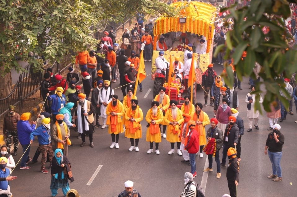 दिल्ली गुरुद्वारा कमेटी द्वारा गुरु गोबिन्द सिंह जी के प्रकाश पर्व को समर्पित नगर कीर्तन सजाया गया